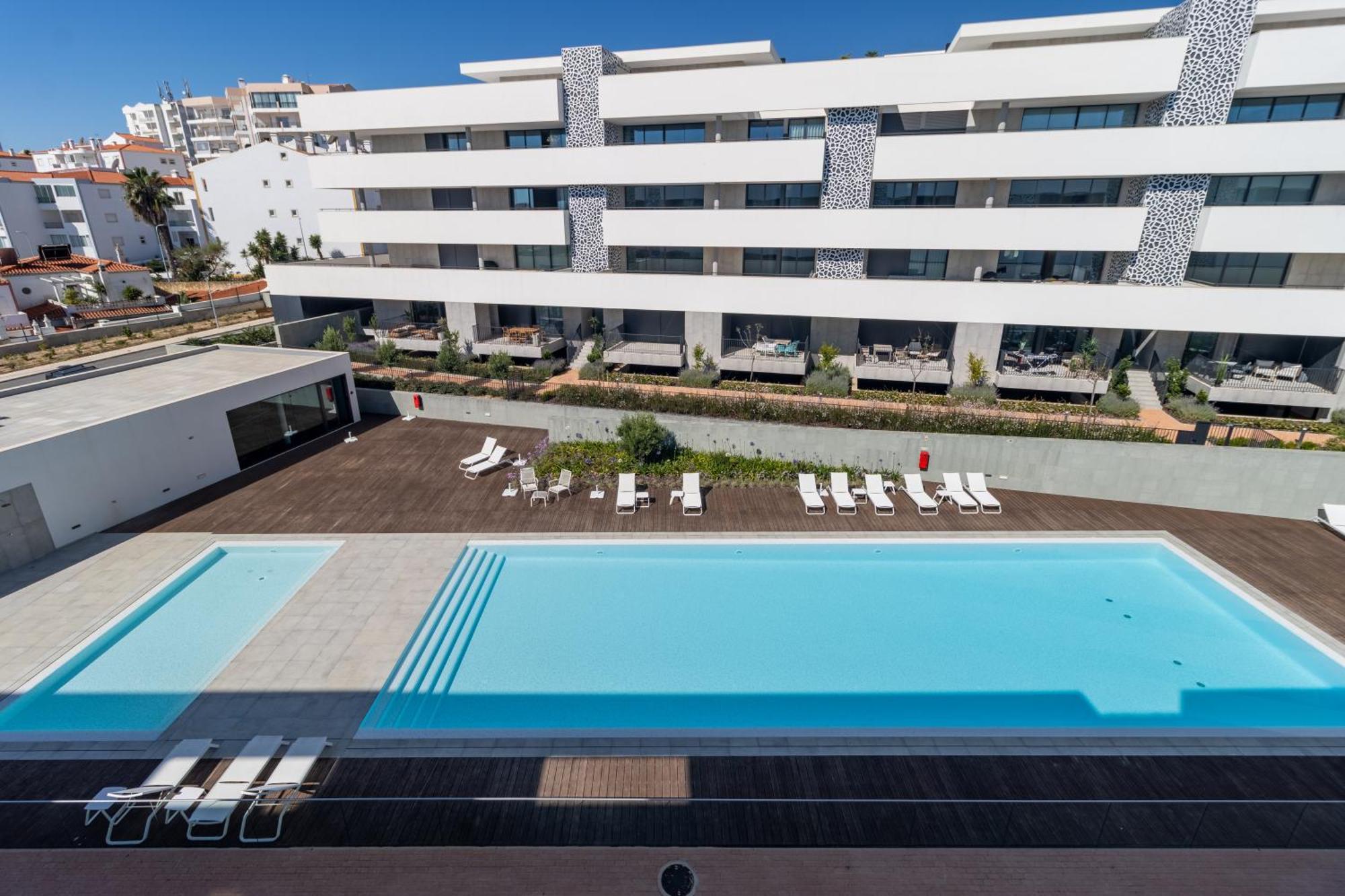 Casaluxo New 2br Pool View * Lagos