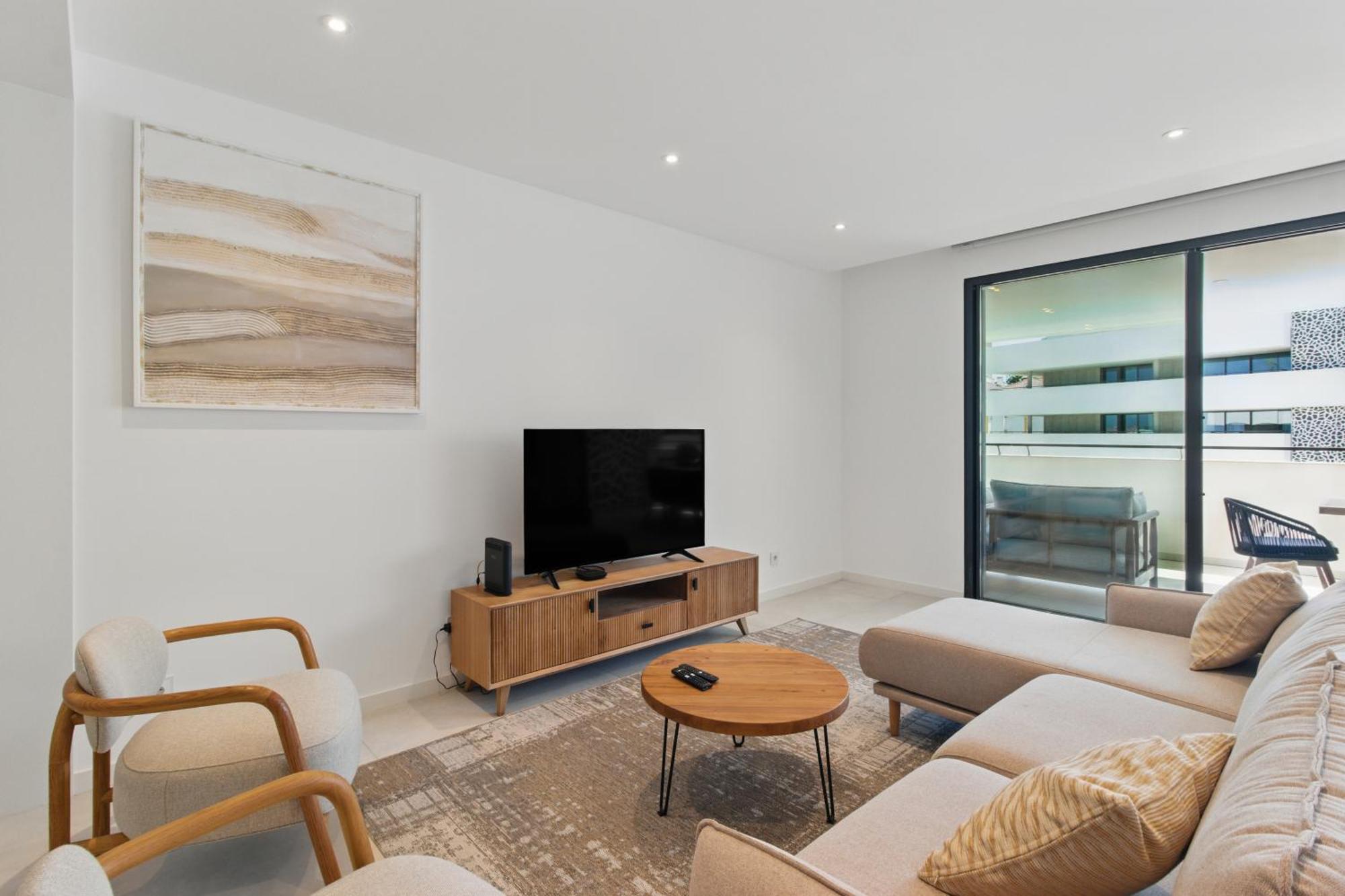 Casaluxo New 2br Pool View Lagos