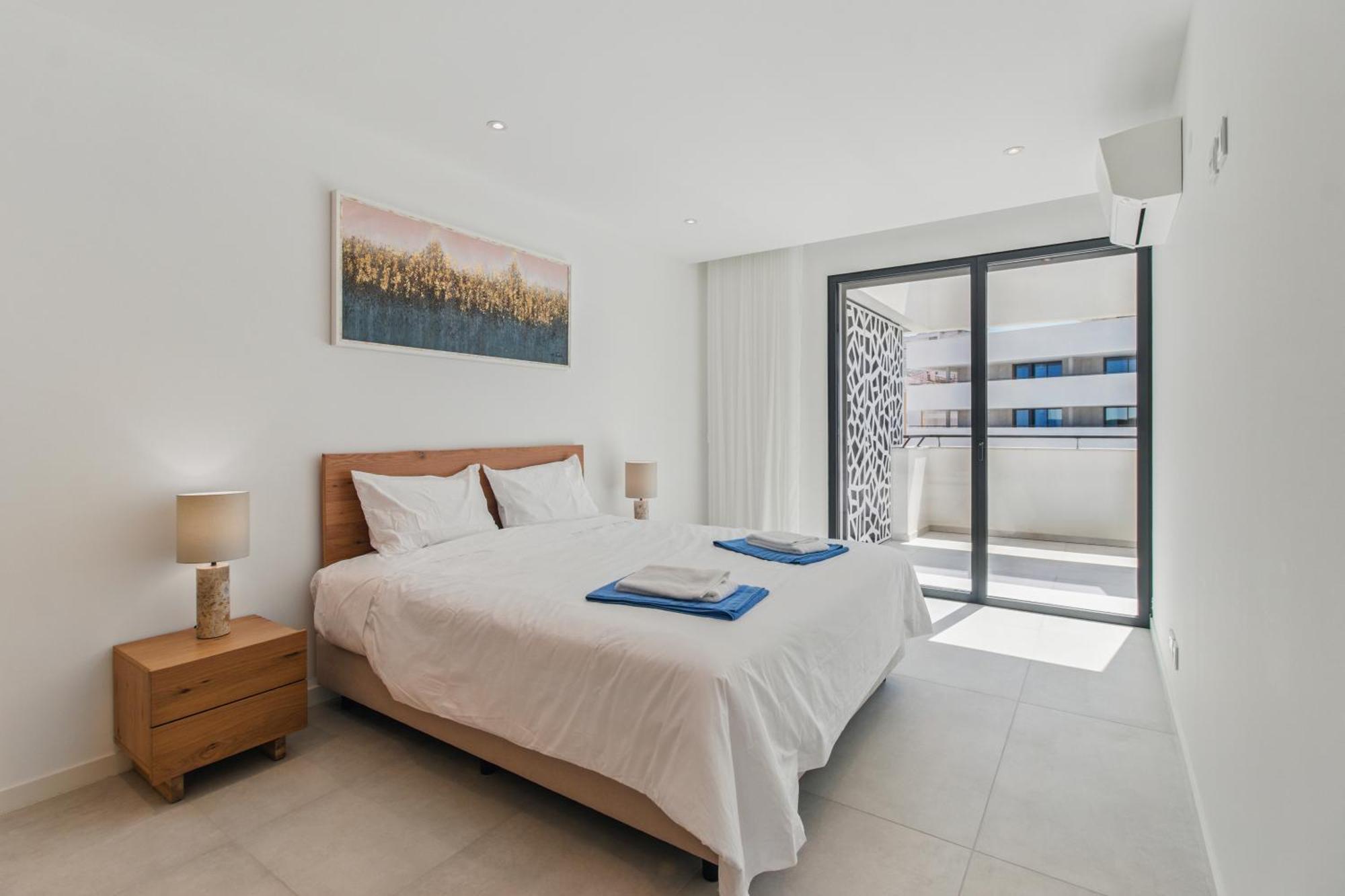 Casaluxo New 2br Pool View Lagos
