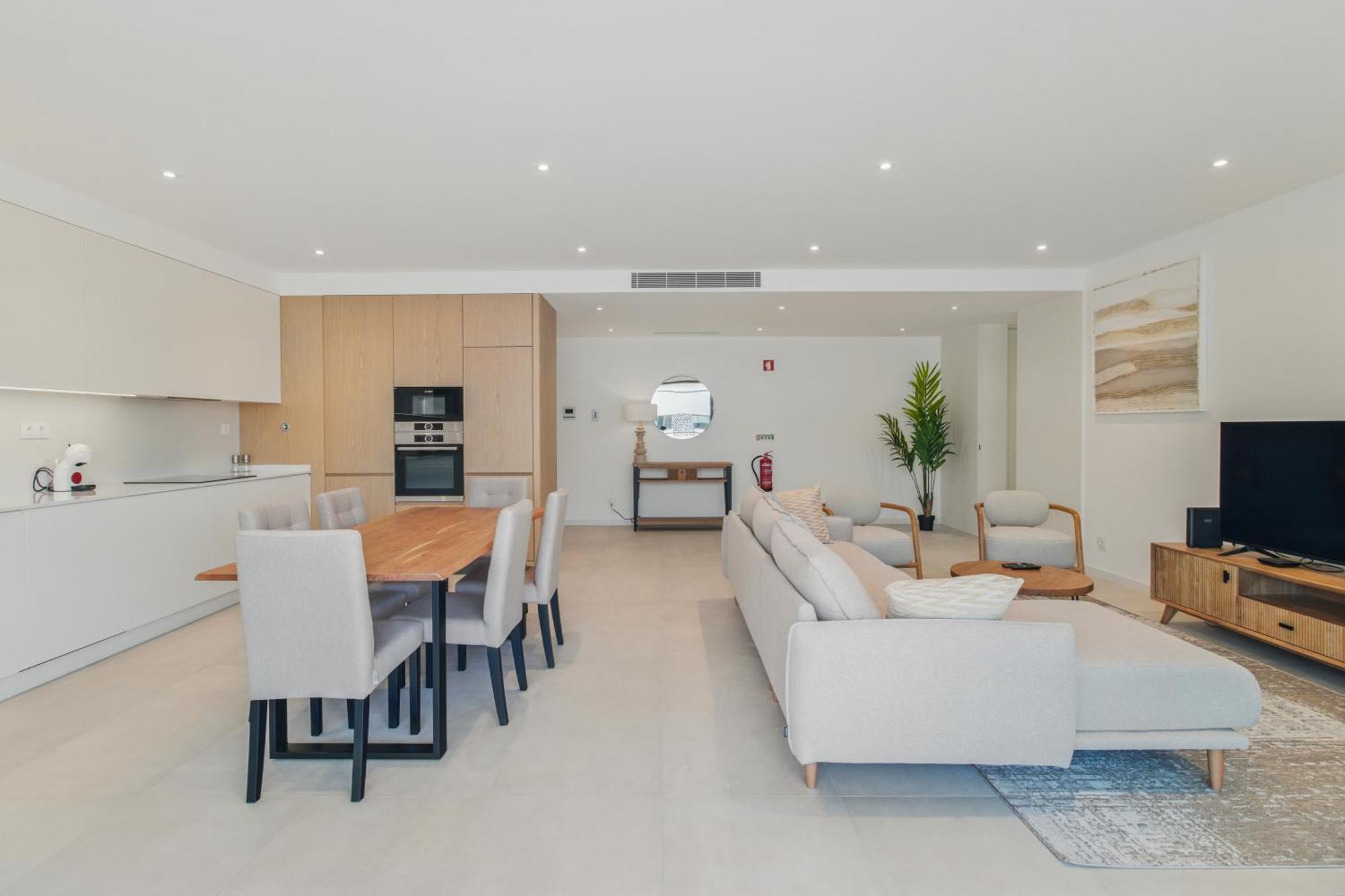 Casaluxo New 2br Pool View * Lagos